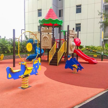 Modern And Comfortable Studio Apartment Springlake Summarecon Near Summarecon By Travelio Bekasi Eksteriør bilde