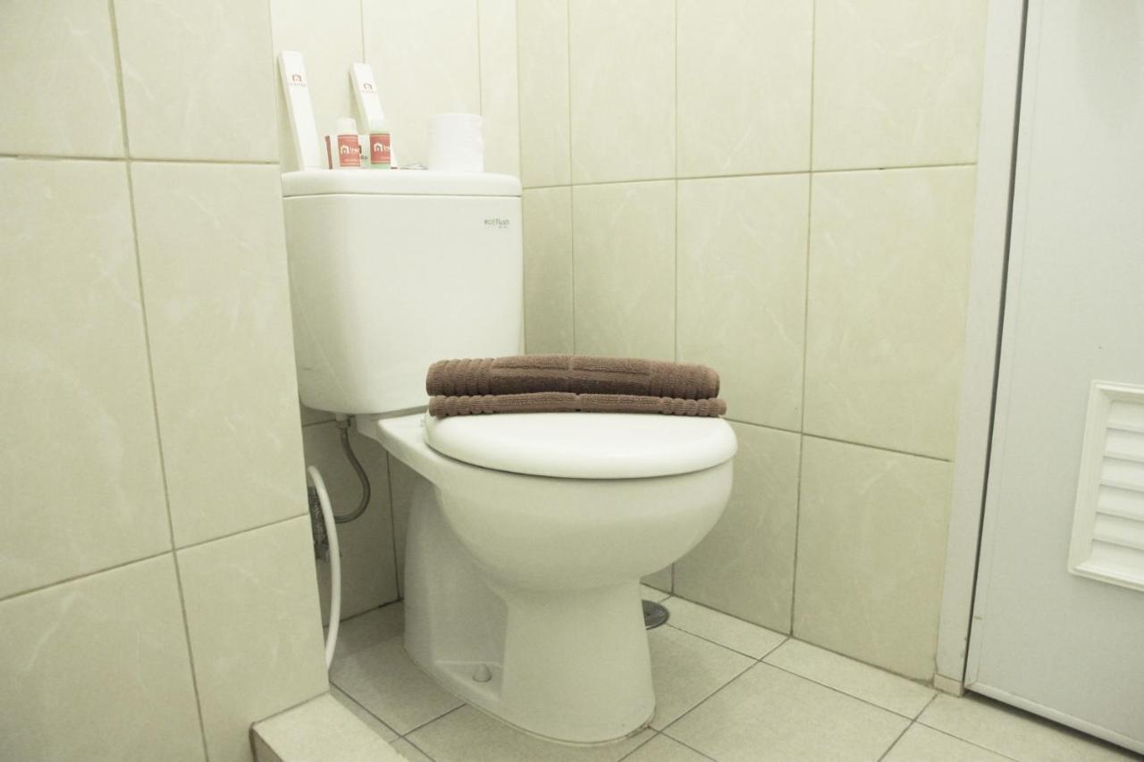 Modern And Comfortable Studio Apartment Springlake Summarecon Near Summarecon By Travelio Bekasi Eksteriør bilde