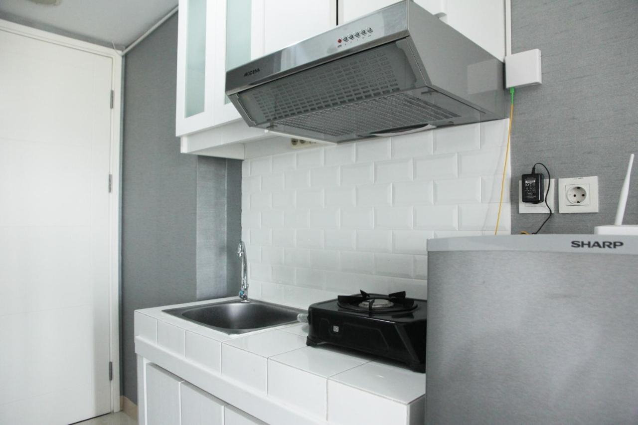 Modern And Comfortable Studio Apartment Springlake Summarecon Near Summarecon By Travelio Bekasi Eksteriør bilde