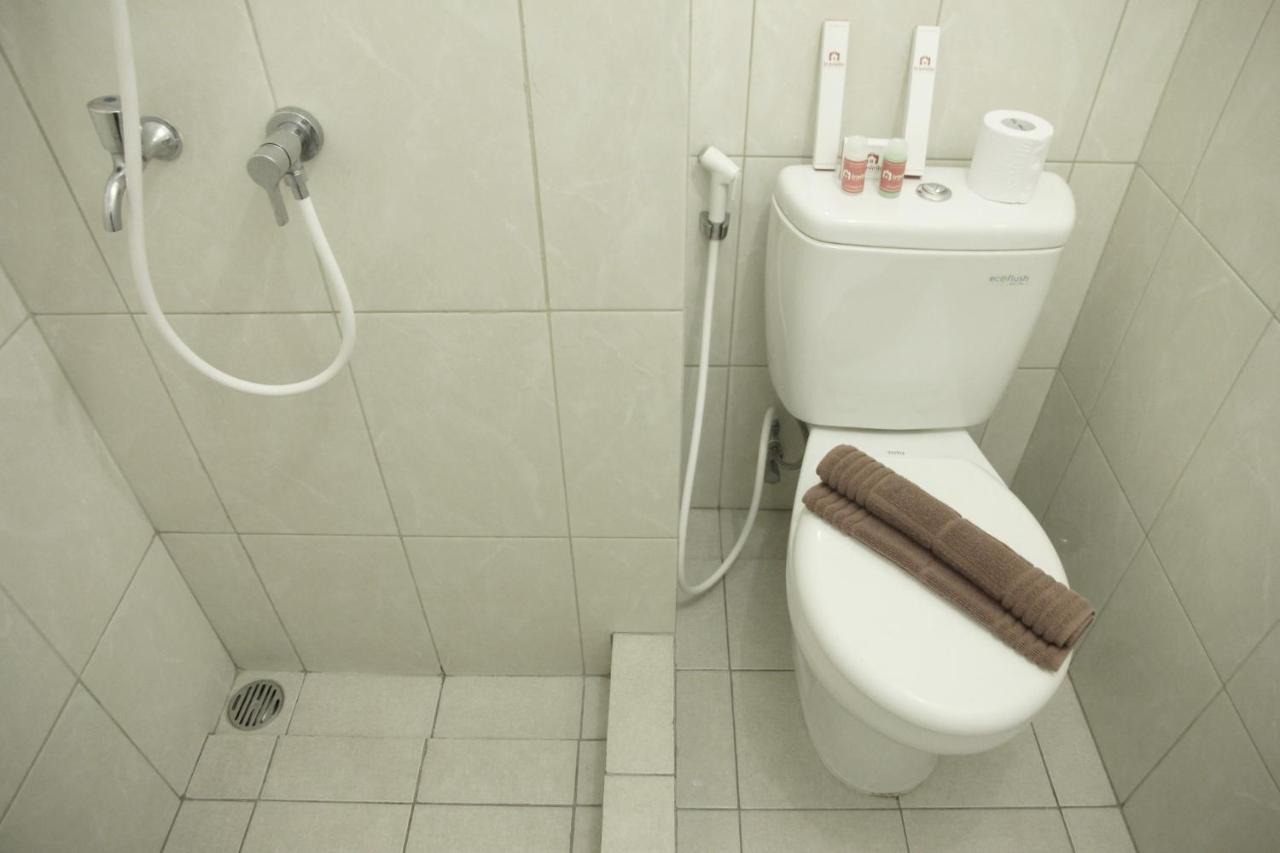 Modern And Comfortable Studio Apartment Springlake Summarecon Near Summarecon By Travelio Bekasi Eksteriør bilde